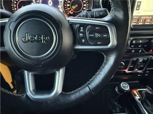 Used 2019 Jeep Wrangler Unlimited Sahara w/ Quick Order Package 24M Moab AWD/4WD image 39
