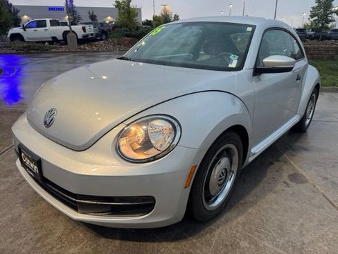 Used 2015 Volkswagen Beetle 1.8T Classic FWD image 3