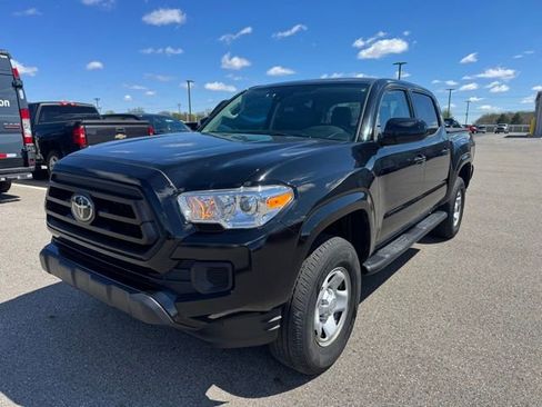 Used 2021 Toyota Tacoma SR image 1