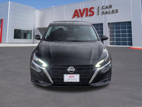 Used 2025 Nissan Altima 2.5 SV FWD image 2