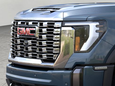 New 2026 GMC Sierra 2500 Denali AWD/4WD image 13