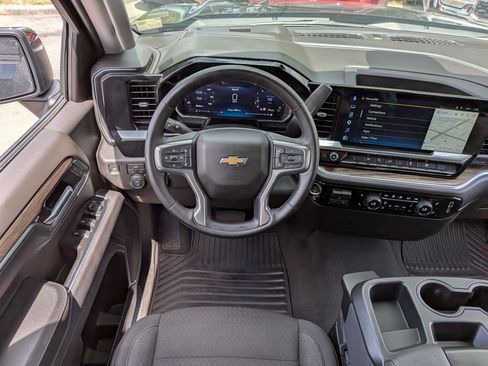 Used 2026 Chevrolet Silverado 1500 LT AWD/4WD image 16