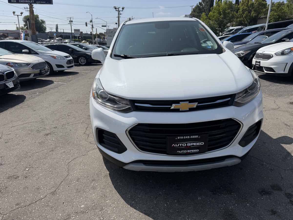 Used 2019 Chevrolet Trax LT w/ LT Convenience Package FWD image 2