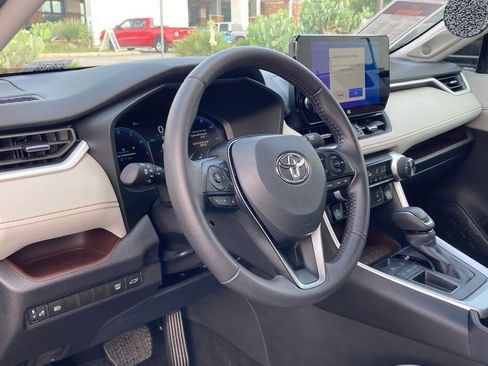Certified 2025 Toyota RAV4 Limited FWD image 9
