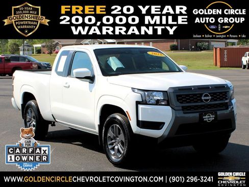 Used 2025 Nissan Frontier SV image 1