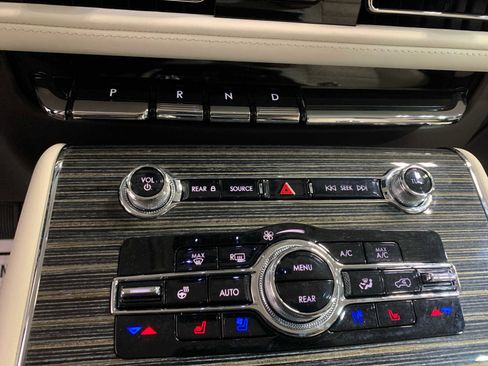 Used 2024 Lincoln Aviator Black Label w/ Jet Package image 6