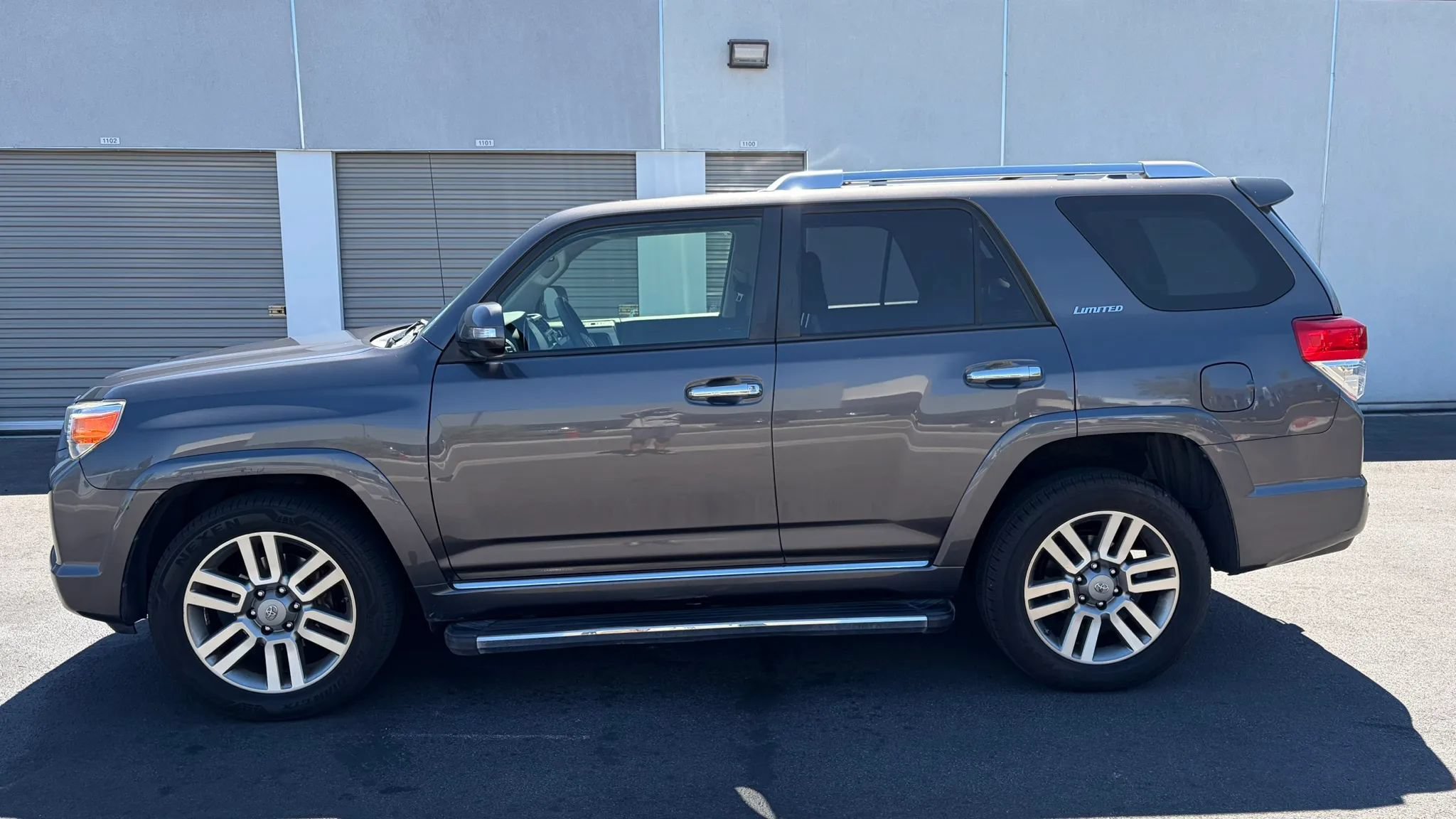 Used 2012 Toyota 4Runner Limited w/ Convenience Pkg AWD/4WD image 2