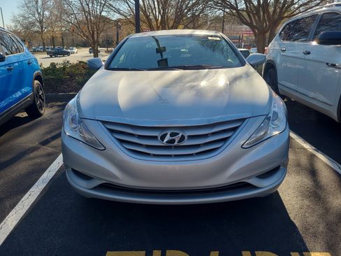 Used 2012 Hyundai Sonata GLS w/ Popular Equipment Pkg image 2