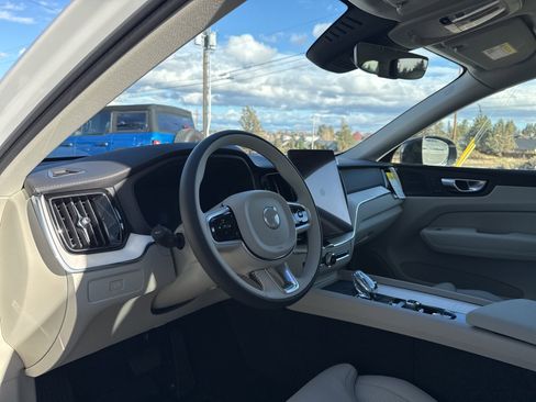New 2026 Volvo XC60 B5 Ultra w/ Climate Package image 8