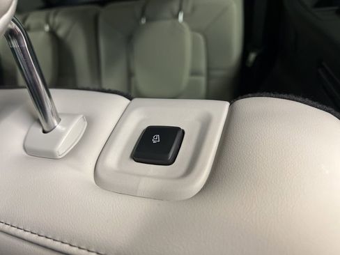 New 2026 Lincoln Aviator AWD image 32