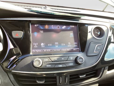 Used 2017 Buick Envision Essence FWD image 21