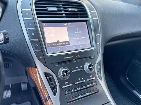 Used 2019 Lincoln Nautilus Select image 29