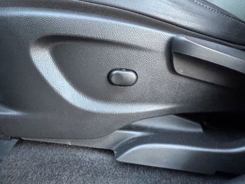 Used 2021 Chevrolet Trax LT image 29