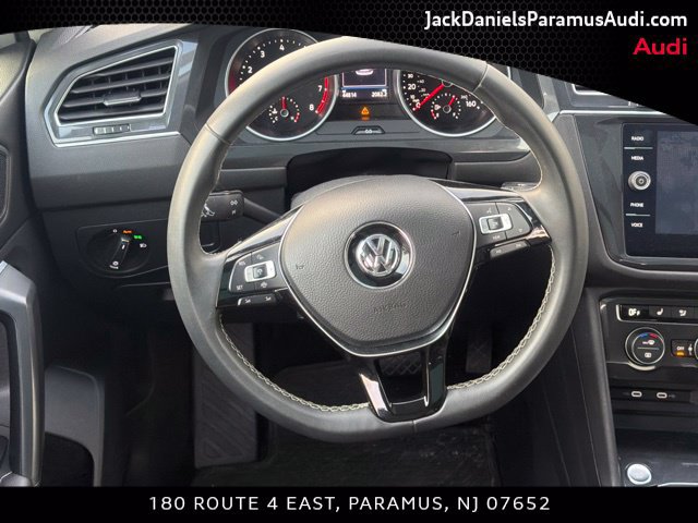 Used 2021 Volkswagen Tiguan SE w/ Panoramic Sunroof Package AWD/4WD image 10
