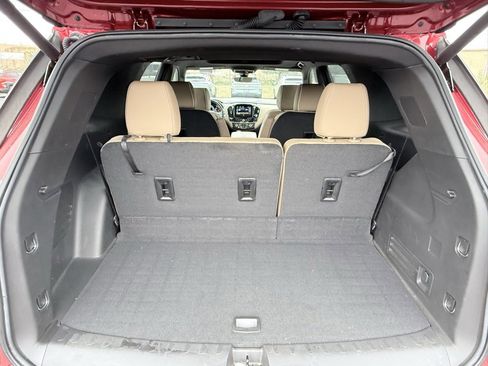 Used 2023 Chevrolet Traverse Premier image 32