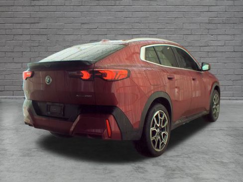 Used 2026 BMW X2 xDrive28i AWD/4WD image 6