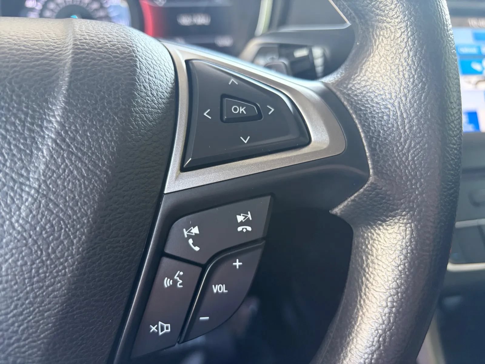 Used 2017 Ford Fusion SE w/ Fusion SE Technology Package FWD image 29