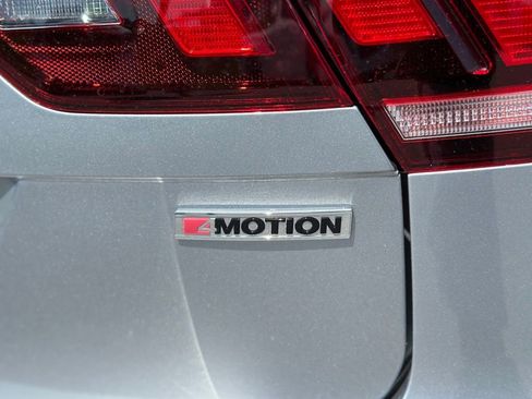 Used 2021 Volkswagen Tiguan SE R-Line AWD/4WD image 40