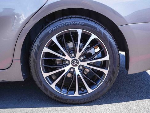 Used 2019 Toyota Camry SE FWD image 10
