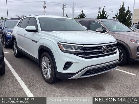 Used 2021 Volkswagen Atlas Cross Sport SE w/ V6 Towing Package FWD image 3