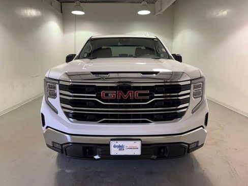 Used 2022 GMC Sierra 1500 SLT AWD/4WD image 2