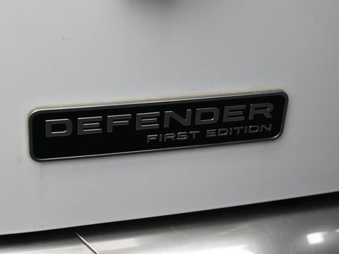 Used 2023 Land Rover Defender 130 First Edition AWD/4WD image 8