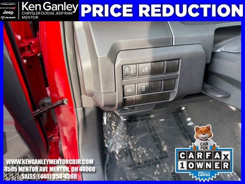 Used 2025 Toyota Tacoma SR image 12