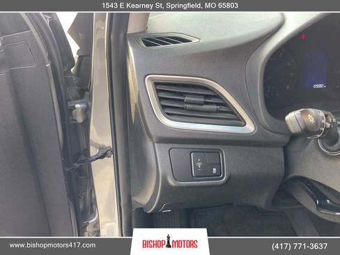 Used 2022 Hyundai Accent SEL image 18