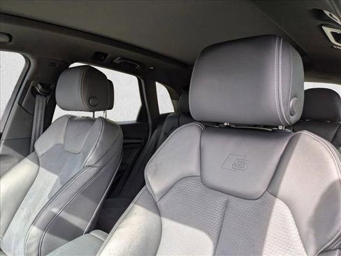 Used 2022 Audi SQ5 Premium Plus w/ Premium Plus Package image 13