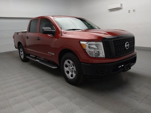 Used 2018 Nissan Titan S image 13
