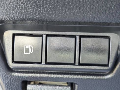 Used 2023 Toyota Prius XLE FWD image 23