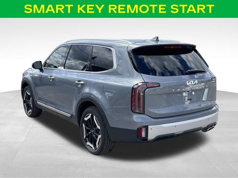 Used 2024 Kia Telluride EX w/ EX Captain's Chair Package FWD image 12