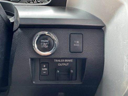 Used 2020 Toyota Tundra Platinum image 28