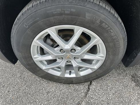 Used 2024 Chevrolet Equinox LT w/ LPO, Floor Liner Package image 17