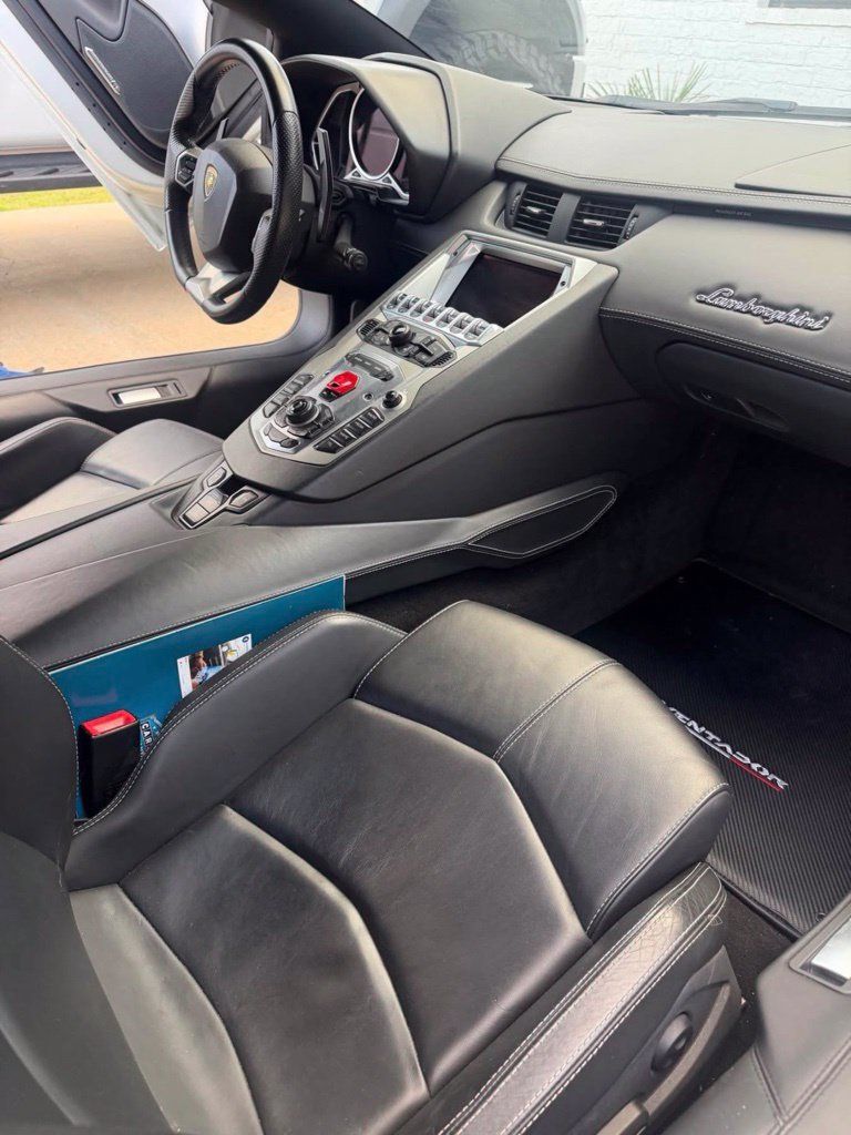 Used 2013 Lamborghini Aventador LP 700-4 AWD/4WD image 7