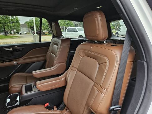 Used 2023 Lincoln Aviator Reserve w/ Equipment Group 201A RWD image 34