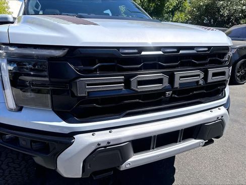 Used 2025 Ford F150 Raptor AWD/4WD image 33