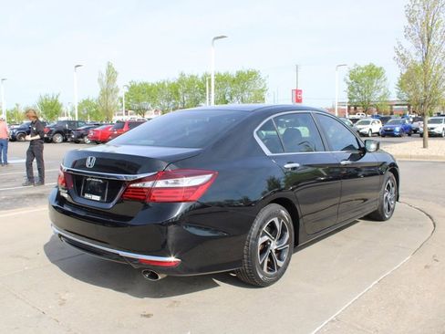 Used 2017 Honda Accord LX image 7
