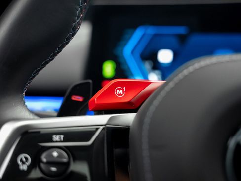 Used 2025 BMW M5 image 48