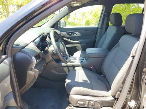 Used 2023 Chevrolet Traverse LT AWD/4WD image 11