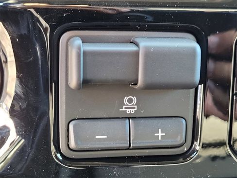 New 2026 GMC Sierra 2500 SLE w/ SLE Value Package; image 16