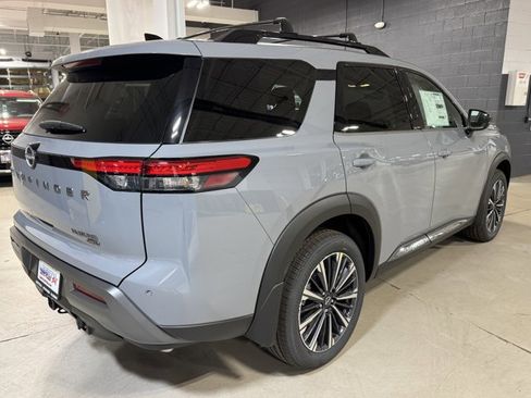 New 2026 Nissan Pathfinder Platinum AWD/4WD image 16