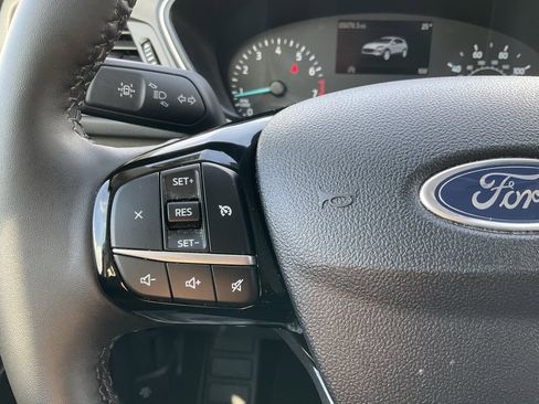 Used 2022 Ford Escape SE w/ Cold Weather Package image 4