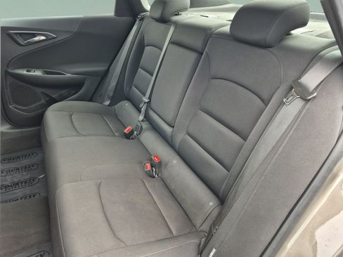 Used 2020 Chevrolet Malibu LT FWD image 17