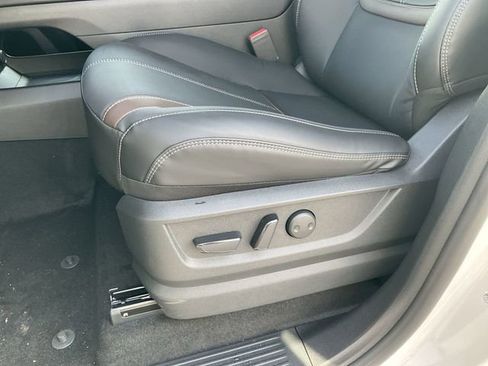 New 2026 Nissan Armada SL w/ Captain's Chari Seat Package image 28