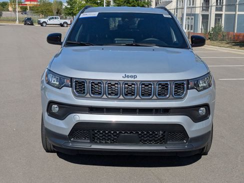 Used 2025 Jeep Compass Latitude AWD/4WD image 9