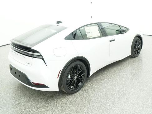 New 2026 Toyota Prius Plug-In Hybrid FWD image 36
