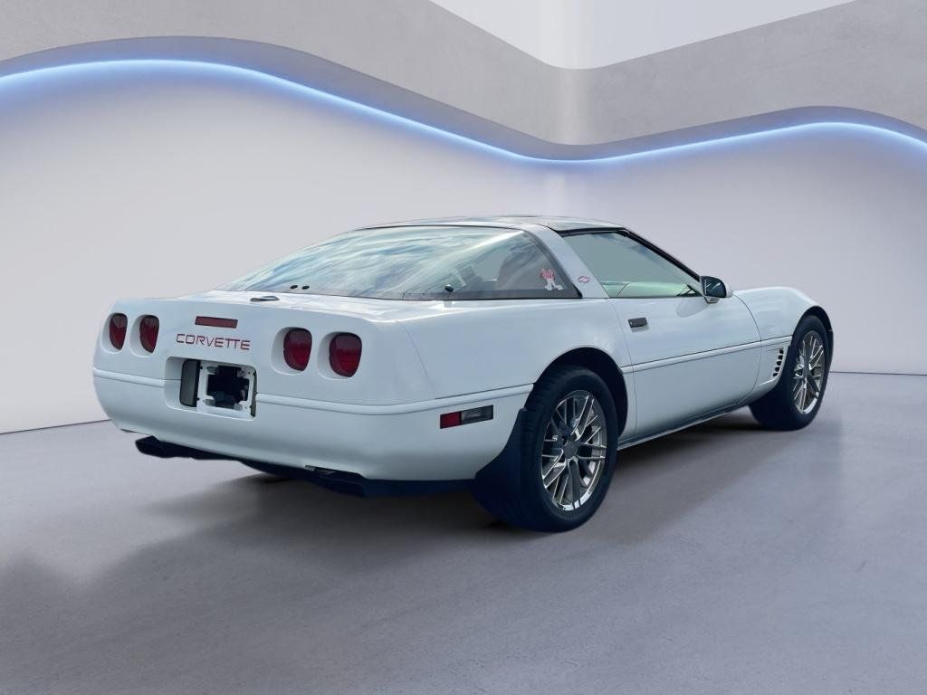 Used 1996 Chevrolet Corvette Coupe RWD image 6