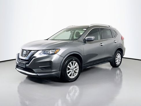 Used 2019 Nissan Rogue SV image 4