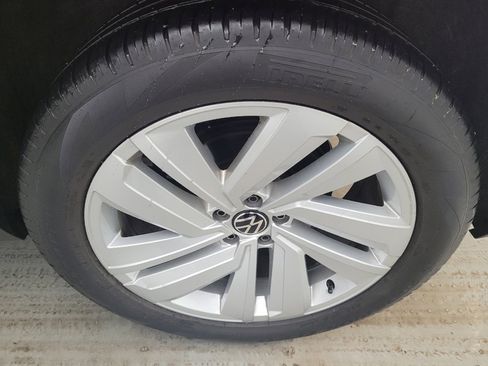 Used 2020 Volkswagen Atlas Cross Sport SE image 31